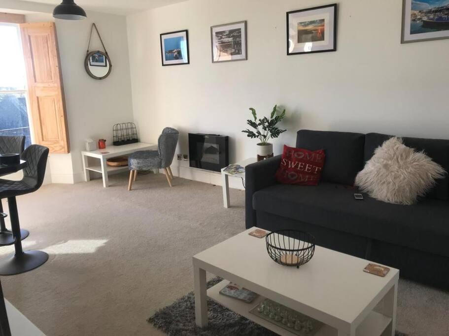 Caldey View Apartment Tenby Bagian luar foto