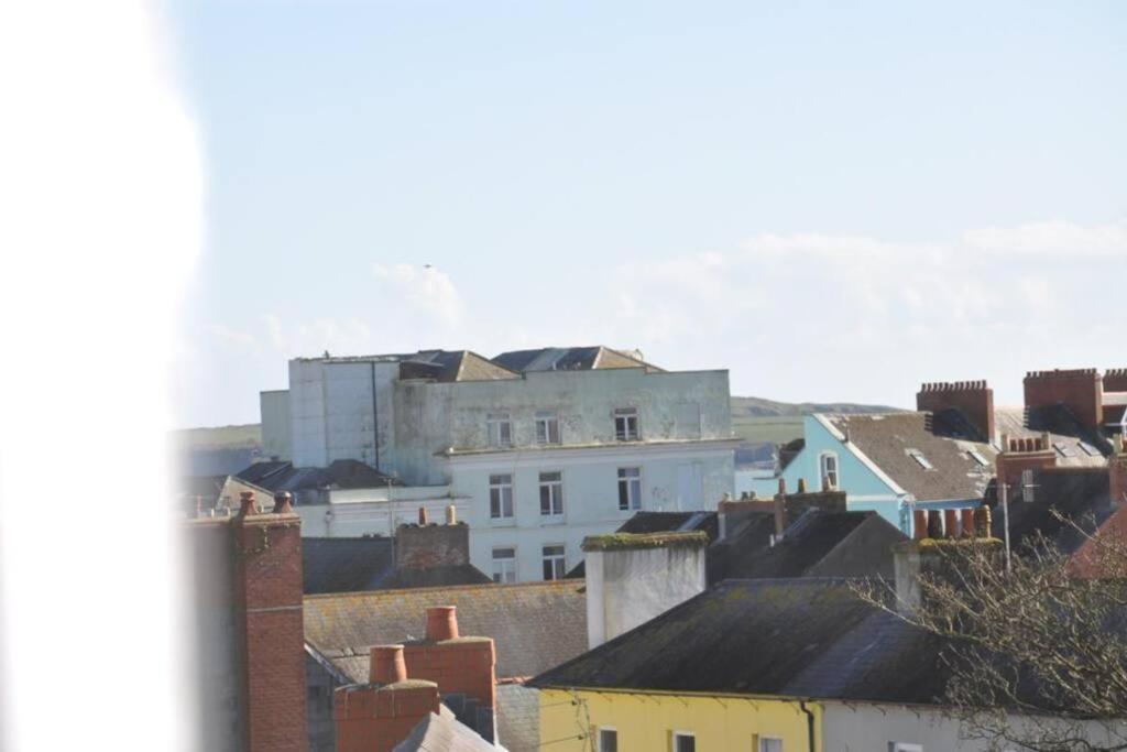 Caldey View Apartment Tenby Bagian luar foto